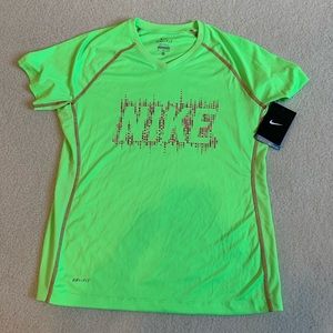 NIKE DRI-FIT TOP NEON GREEN (SIZE GIRLS XL)